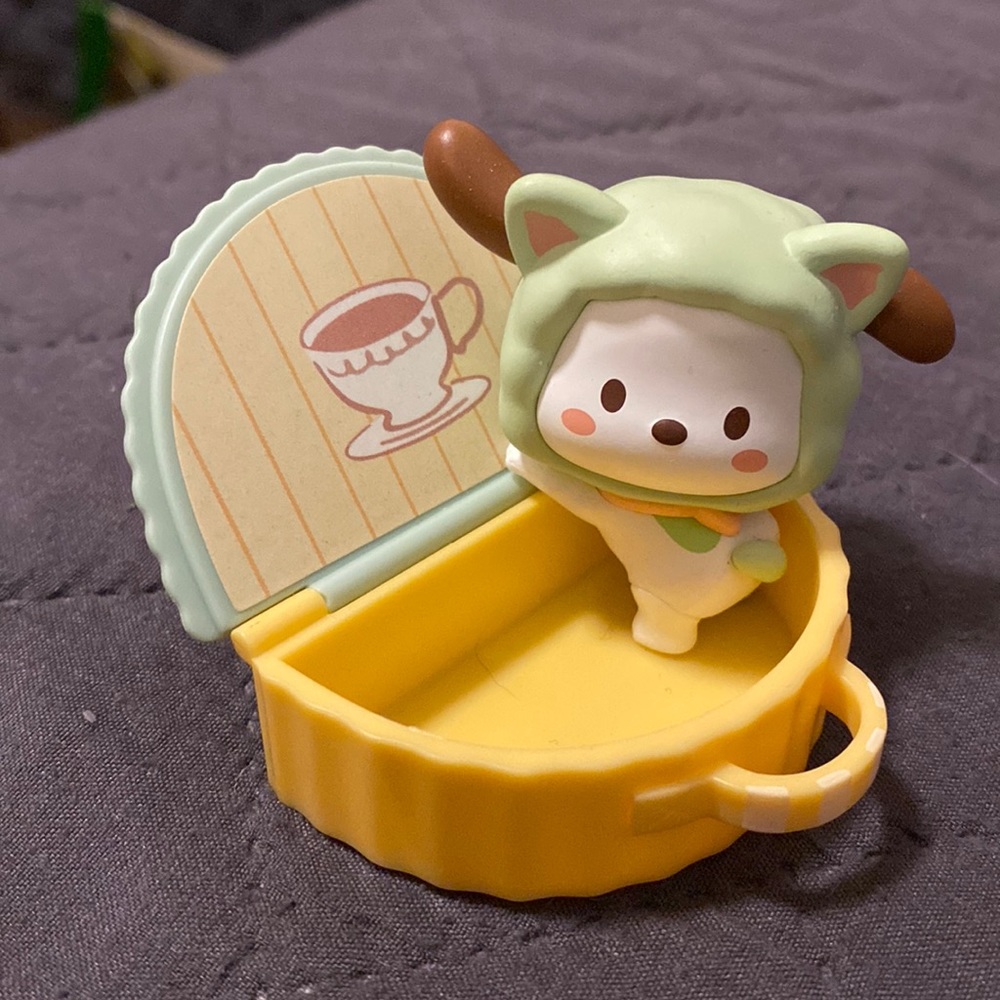 Sanrio Pochacco Figurine